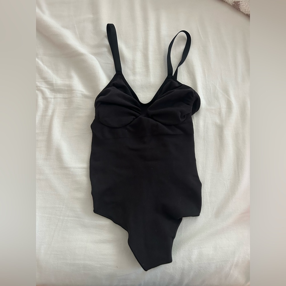 Brand new never worn Skims Bodysuit